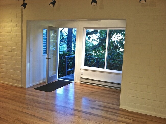 Building Photo - Spacious Two-Story Duplex Near Caledonia