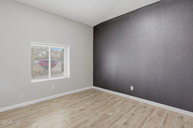 Building Photo - 9207 Santa Rosalia Ct