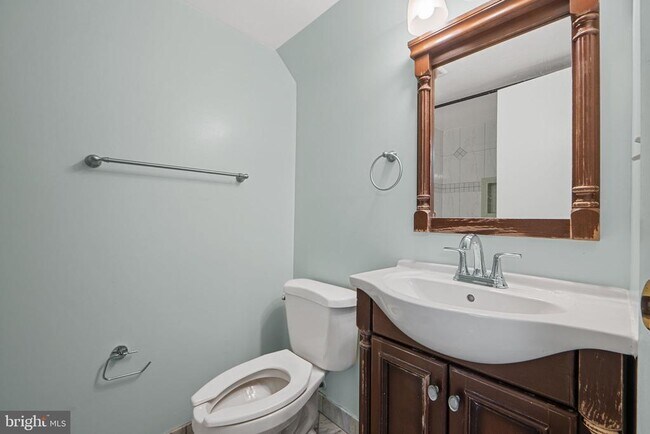 Building Photo - 3301 Fallowfield Dr