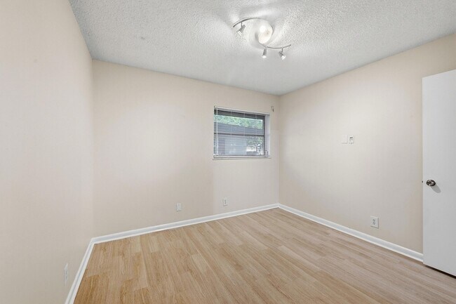 Building Photo - 8811 NW 28th Dr