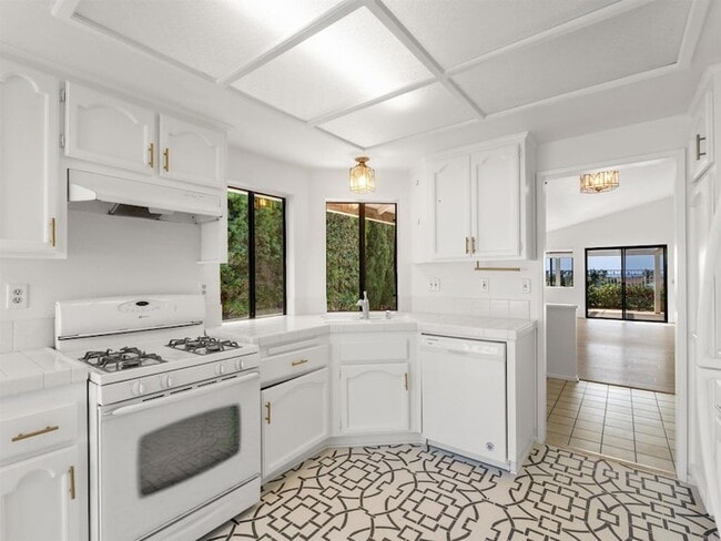 Building Photo - 6923 Whitecap Dr