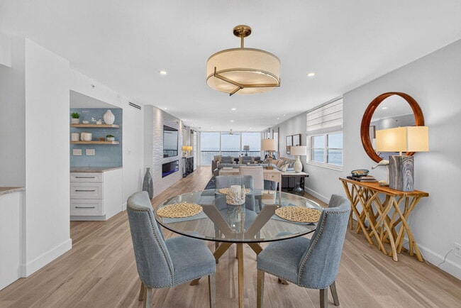 Building Photo - 840 Ocean Dr