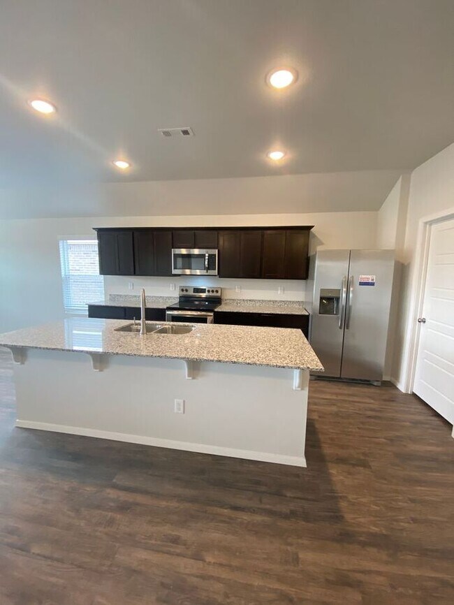 *KICKOFF SPECIAL* Three Bedroom Two Bat... 8022 Dogwood Dr Fort