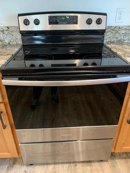 Building Photo - 1730 Palm Ave