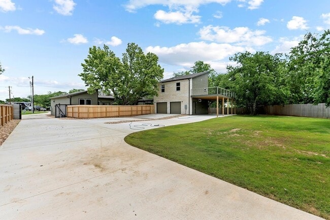 Building Photo - 100 Bryson Bend
