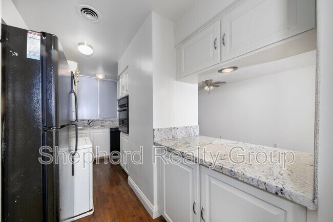 Building Photo - 6979 Palm Ct
