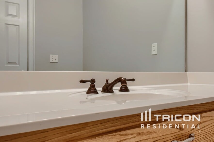 Building Photo - 609 Kristen Ct