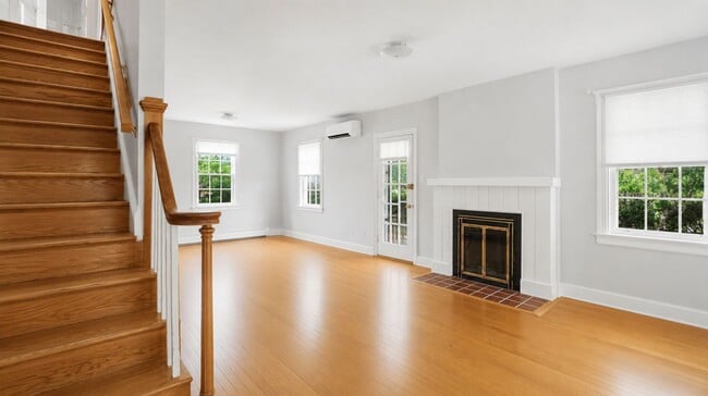 Building Photo - Heart of Woodland Heights just blocks from JRPS, Renovated 2BR / 1.5BA home with gardens