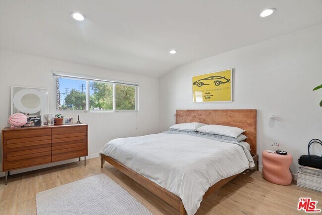 Building Photo - 5211 Allott Ave