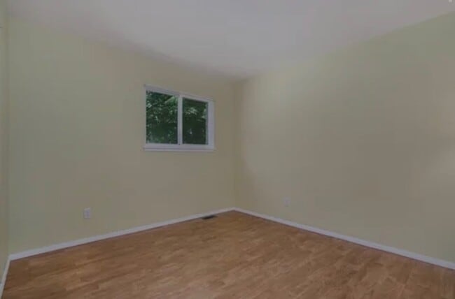 Building Photo - 747 G Ave W