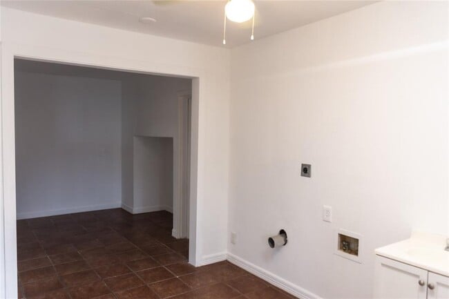 Building Photo - 5311 Perry Ave
