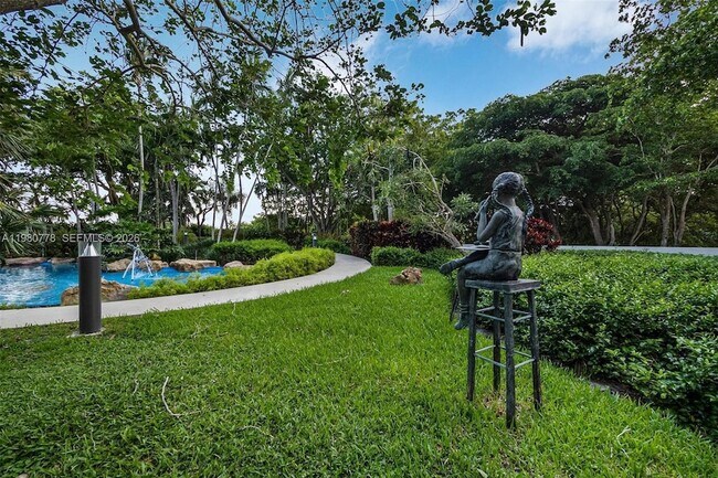 Building Photo - 2000 Towerside Terrace