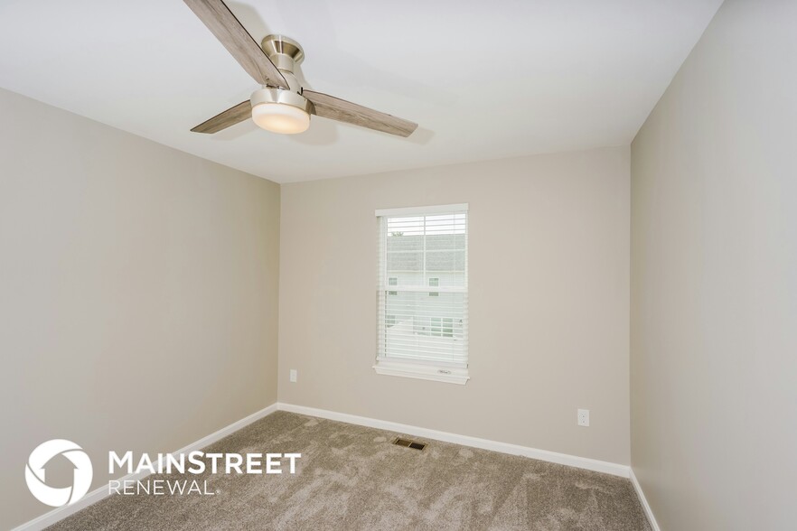 Building Photo - 2052 Hoosier Way