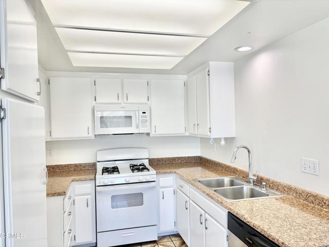 Building Photo - 4911 Catamaran St
