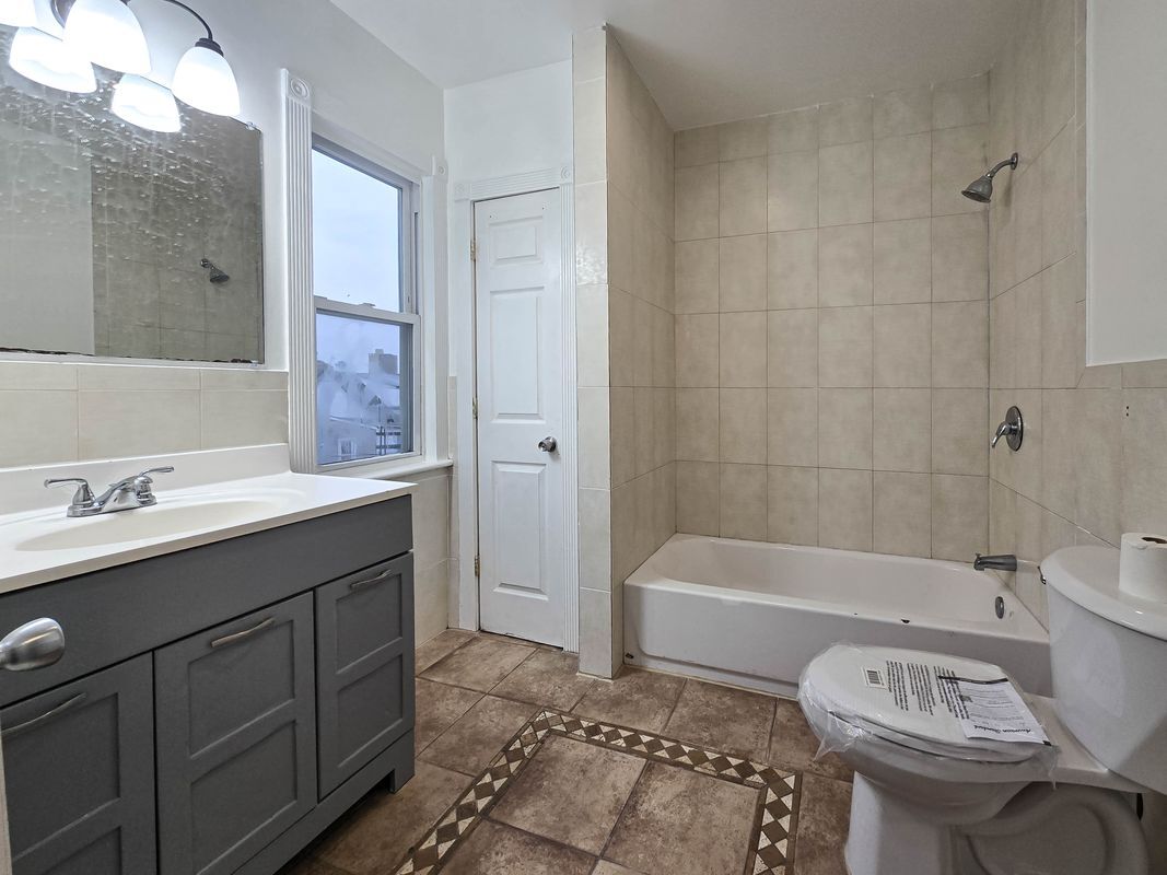 Building Photo - 226 Renner Ave
