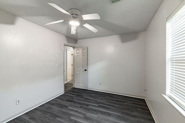 Building Photo - 1138 Reed Ct