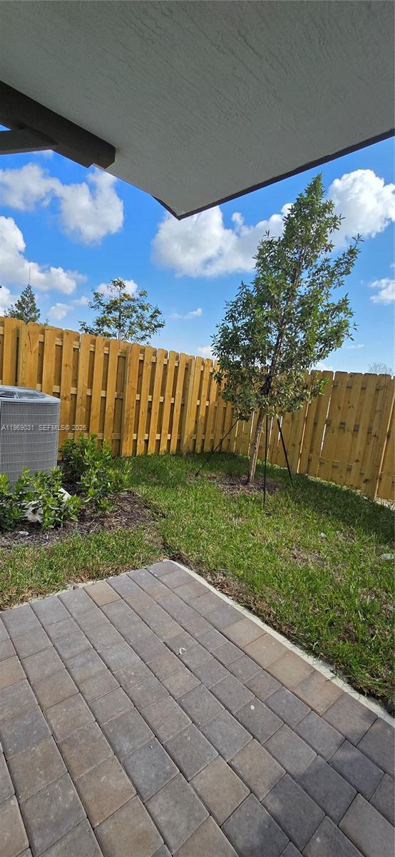 Building Photo - 2729 SE 26th Rd