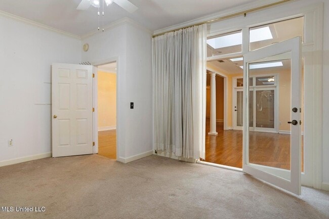 Building Photo - 246 Eastbrooke St