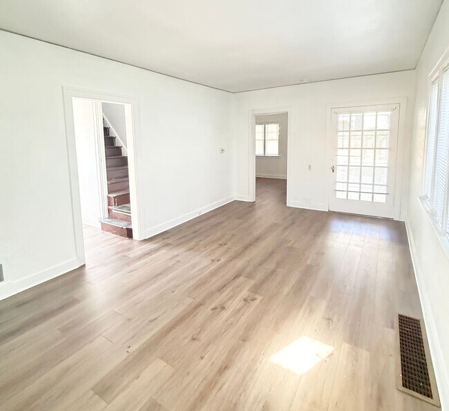 Building Photo - Charming 3-Bedroom Home in Midtown - Avail...