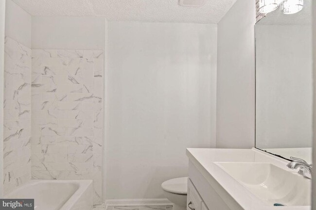 Building Photo - 302 Ridgecrest Ct