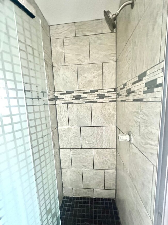 Building Photo - Gorgeous Kalispell home with Historical Charm