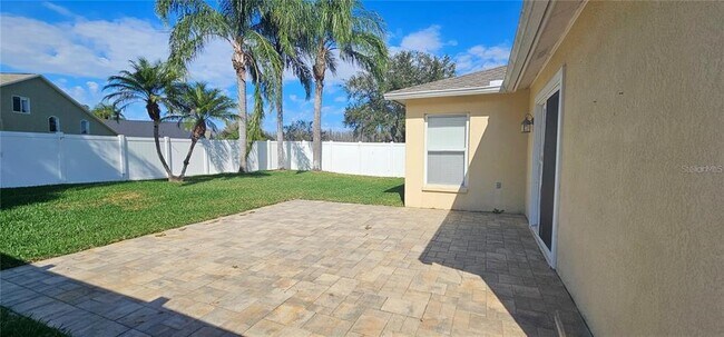 Building Photo - 3837 Lockridge Dr