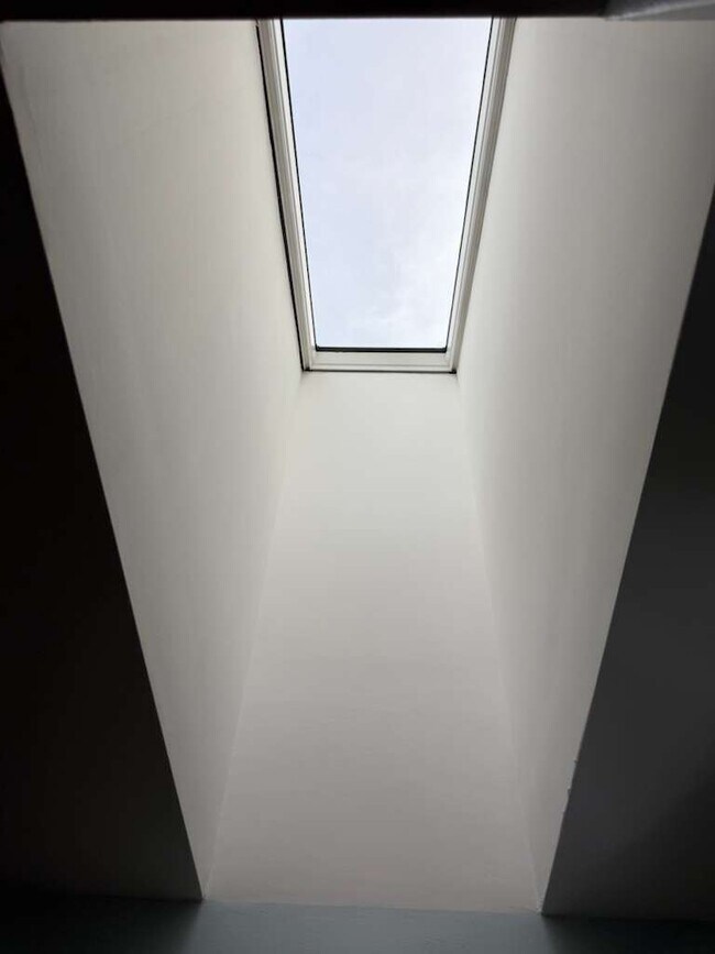 Building Photo - 1640 Hilton Head Dr