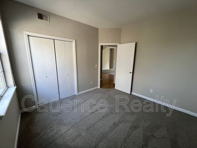 Building Photo - 4230 Wilshire Blvd