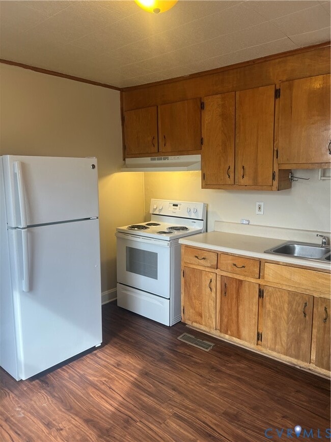 Building Photo - 14211 Bermuda Ave