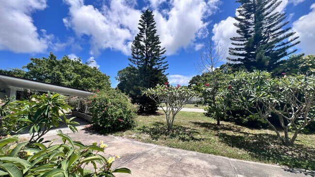 Building Photo - Lovely 3 Bedroom, 2 Bathroom Home in Melbo...