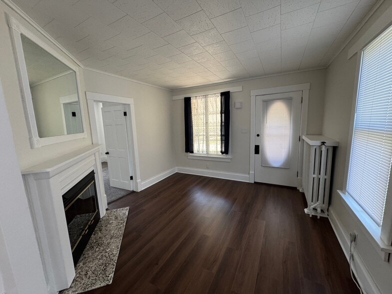 Building Photo - 1210 S Cornelia St