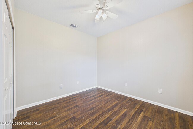 Building Photo - 551 Loxley Ct