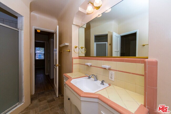 Building Photo - 6353 W 82nd St