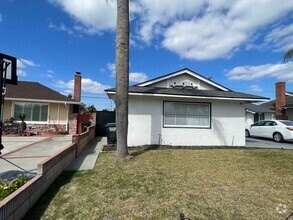 Building Photo - 15947 Amber Valley Dr