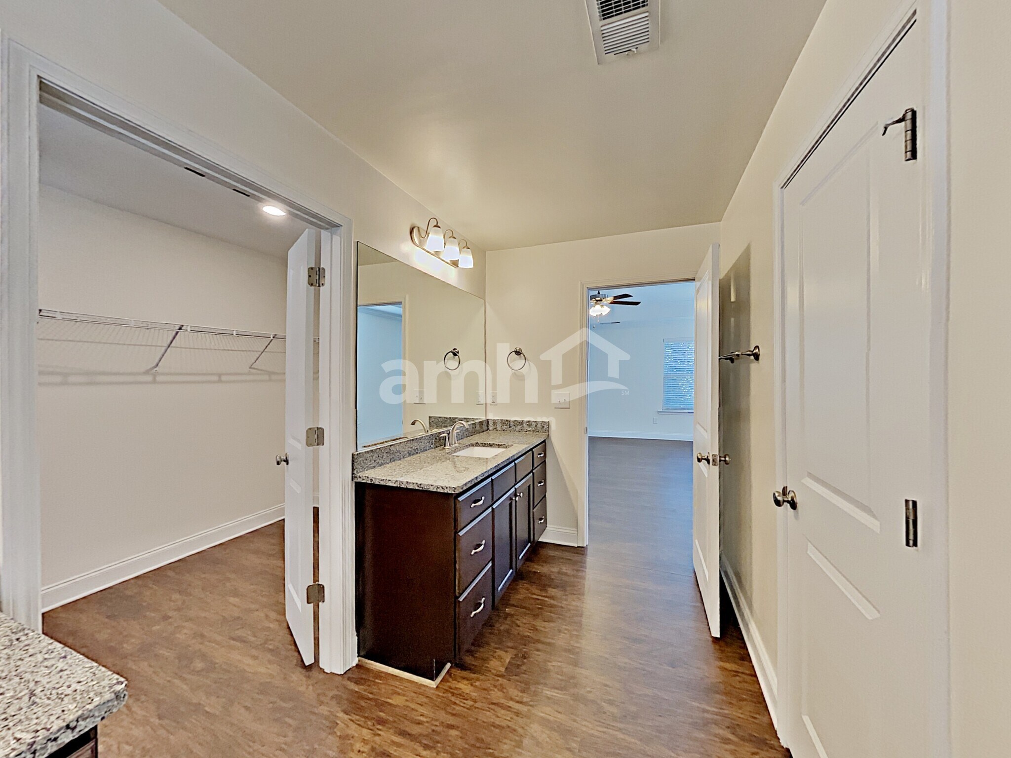 Building Photo - 2103 Leafmore Ct SE
