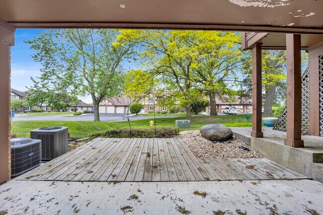 Building Photo - 15502 Orlan Brook Dr