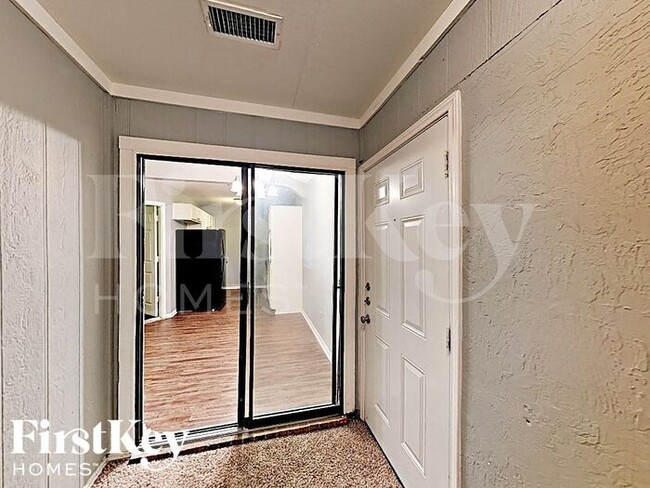 Building Photo - 503 Benedict Ln