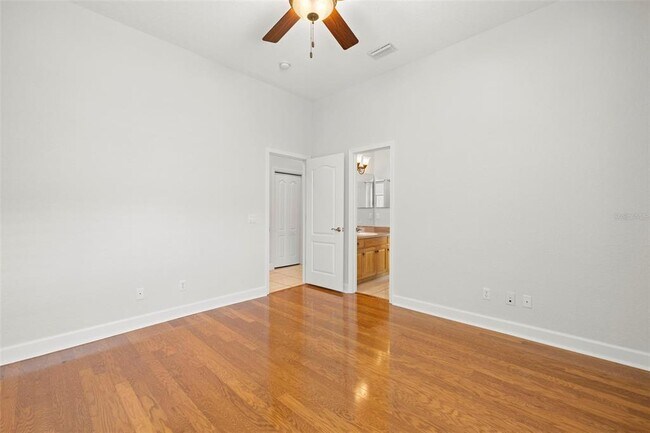 Building Photo - 3916 Valrico Grove Dr