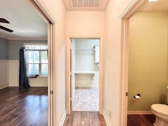 Building Photo - Coming Soon! Show Stopping Home in Flint!