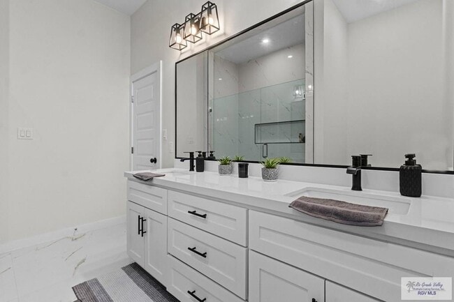 Building Photo - 7425 Lake Havasu