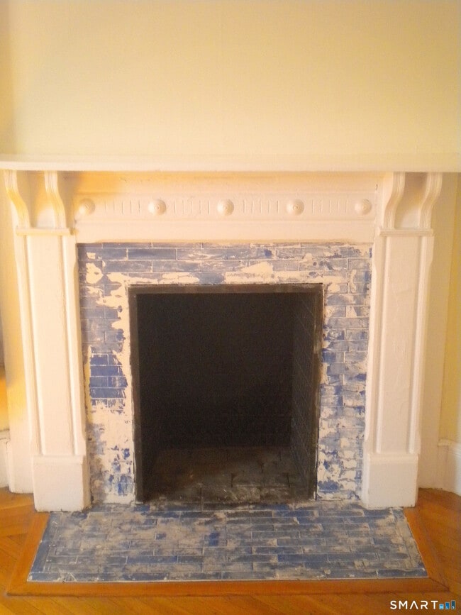 Building Photo - 382 Whitney Ave