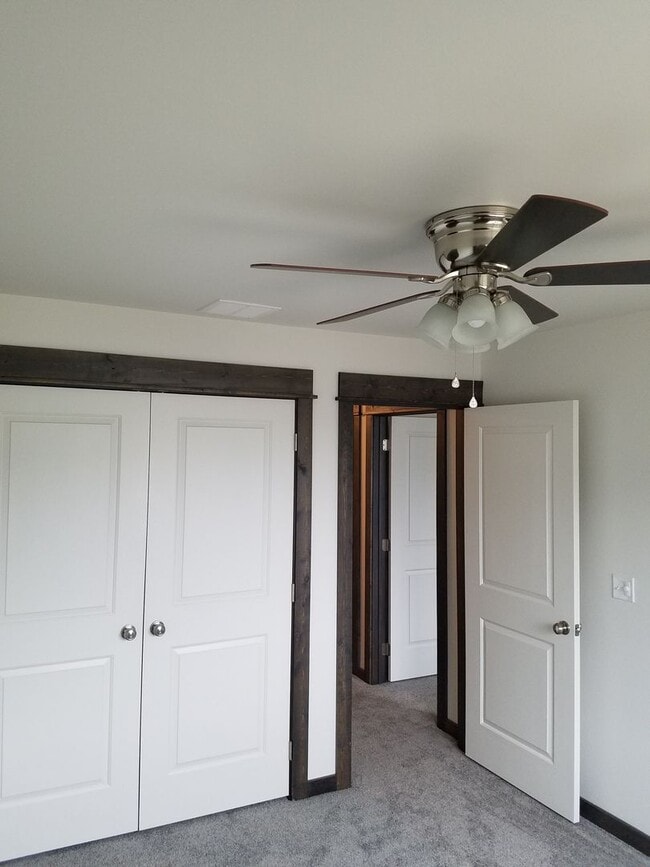 Building Photo - 1512 Butler Creek Ave