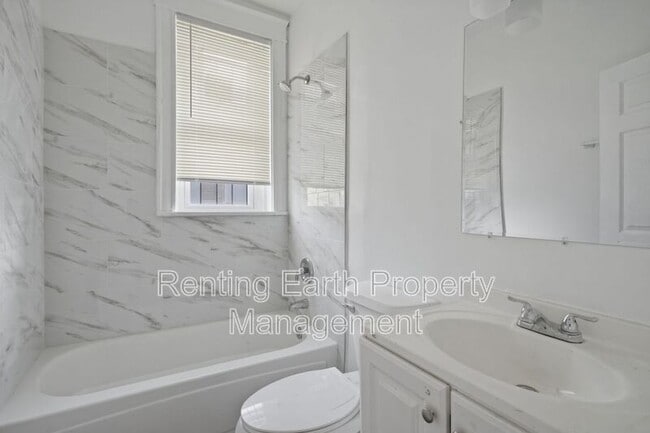 Building Photo - 3127 Clay Ave