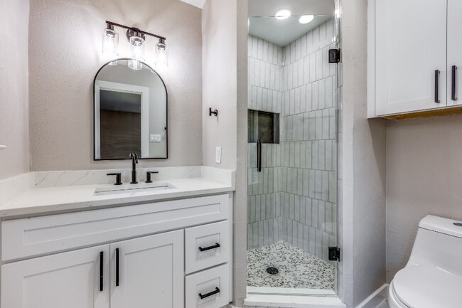 Building Photo - 1233 Mill Valley Dr