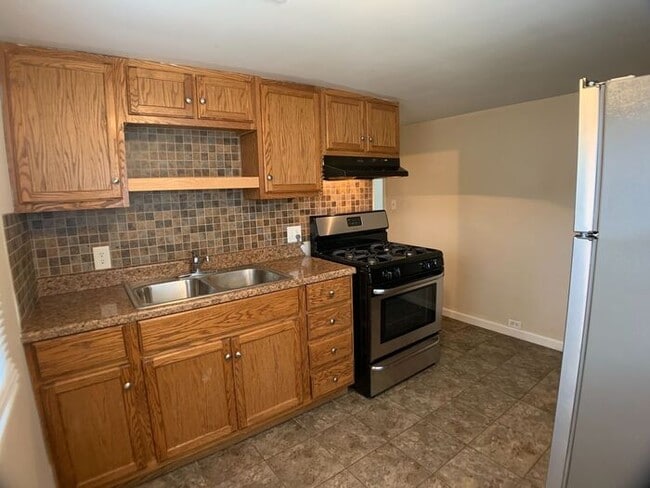 Building Photo - 2 bedroom Single Family Home Niles