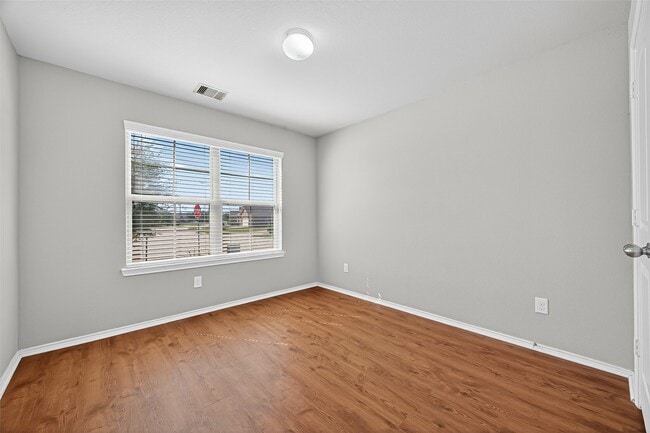 Building Photo - 5310 Songlark Bluff Cir