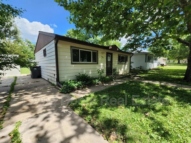 Building Photo - 1230 N 53rd St