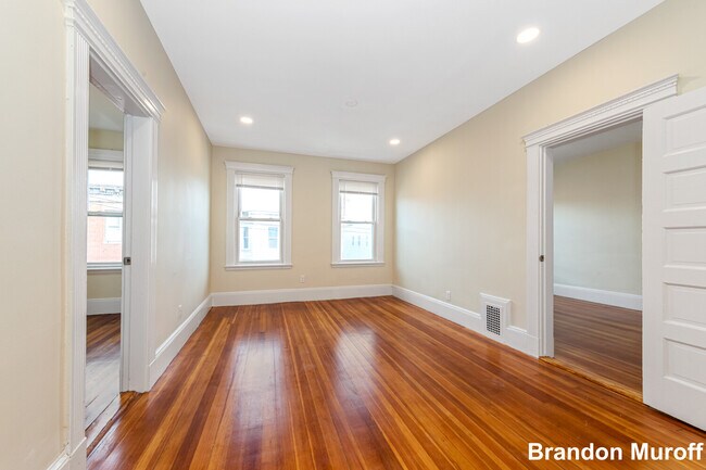 Building Photo - 44 Brackett St