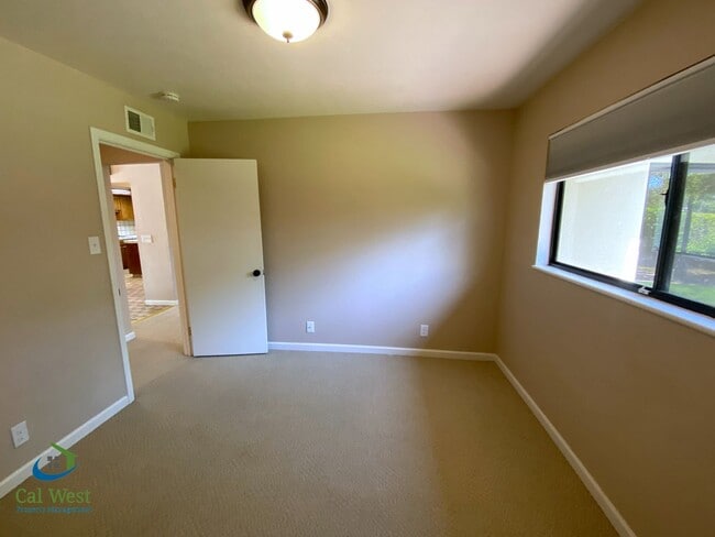 Building Photo - $5995 - Spacious 4 Bed/2 Bath Los Gatos Ho...