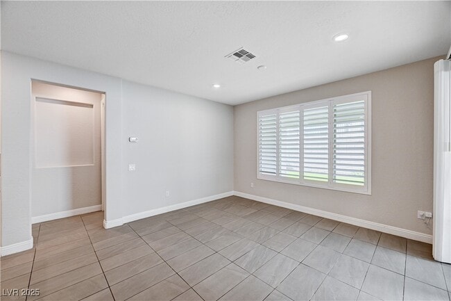 Building Photo - 2110 Millergrove Ave